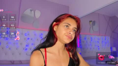 Snapshot of salome_rouse chatting on 02/18/25, 01:33 Salome Rose online show from 02/18/25, 01:33