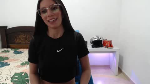 salome  online show from 02/25/25, 01:17