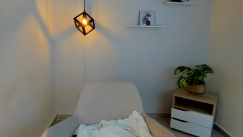 Snapshot of salome_velour chatting on 02/04/26, 12:22 Salome velour online show from 02/04/26, 12:22