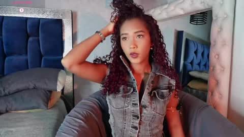 Snapshot of salome_williamss chatting on 05/17/26, 12:23 Salome online show from 05/17/26, 12:23