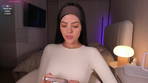 salo online show from 11/10/25, 10:42