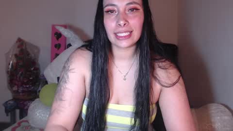 Snapshot of salomefox2 chatting on 01/18/25, 04:04 yenny online show from 01/18/25, 04:04