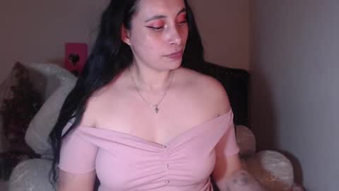 Snapshot of salomefox2 chatting on 02/10/25, 04:19 yenny online show from 02/10/25, 04:19