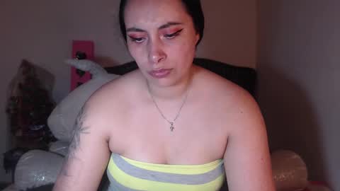 Snapshot of salomefox2 chatting on 02/13/25, 04:22 yenny online show from 02/13/25, 04:22