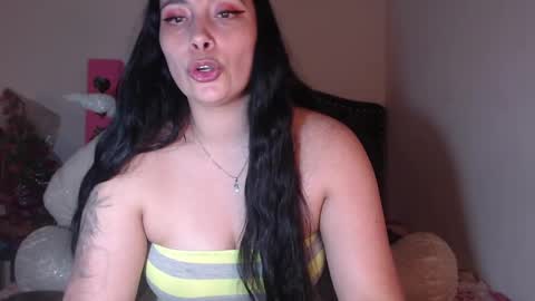 Snapshot of salomefox2 chatting on 02/18/25, 04:26 yenny online show from 02/18/25, 04:26