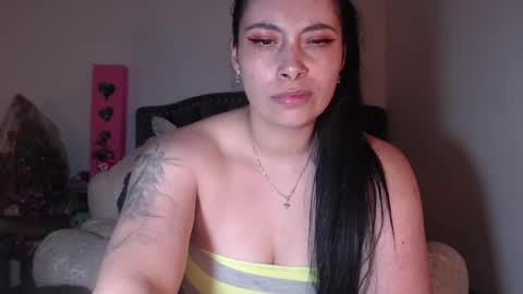 Snapshot of salomefox2 chatting on 03/04/25, 07:19 yenny online show from 03/04/25, 07:19