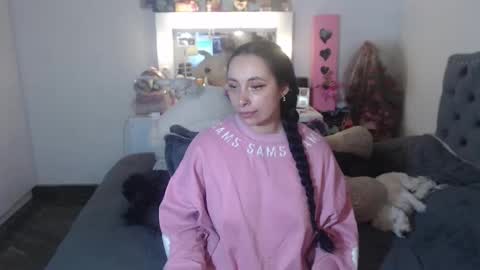 Snapshot of salomefox2 chatting on 09/23/25, 04:26 yenny online show from 09/23/25, 04:26