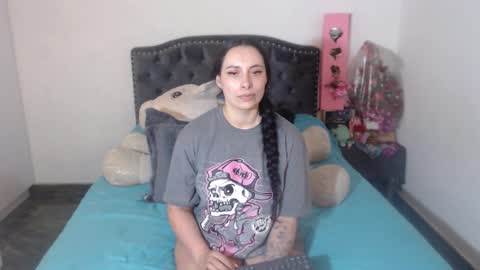 Snapshot of salomefox2 chatting on 10/11/25, 04:33 yenny online show from 10/11/25, 04:33