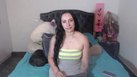 Snapshot of salomefox2 chatting on 11/03/25, 04:25 yenny online show from 11/03/25, 04:25