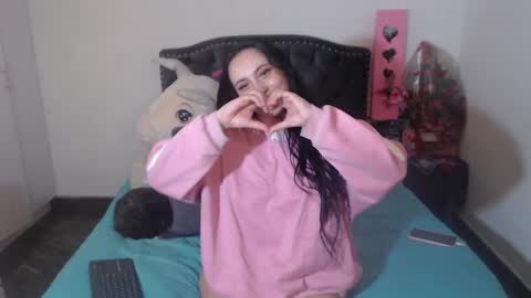 Snapshot of salomefox2 chatting on 11/05/25, 03:17 yenny online show from 11/05/25, 03:17