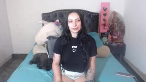 Snapshot of salomefox2 chatting on 11/06/25, 03:29 yenny online show from 11/06/25, 03:29