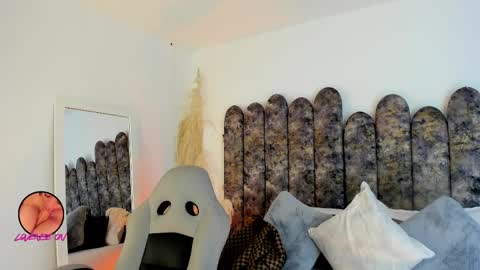 Salome online show from 10/08/25, 11:02