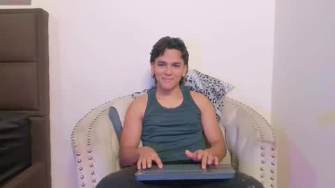 Snapshot of salomonmendoza chatting on 10/27/25, 05:33 salomonmendoza online show from 10/27/25, 05:33