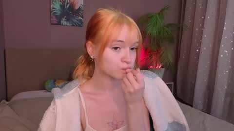 Snapshot of salt_mira chatting on 12/14/25, 10:20 salt_mira online show from 12/14/25, 10:20