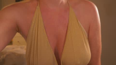 IsaBella-  online show from 10/25/25, 08:03