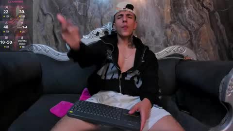 Snapshot of salvatore_damore chatting on 09/18/25, 03:03 SALVATORE online show from 09/18/25, 03:03