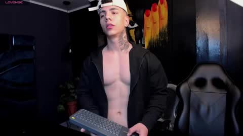 Snapshot of salvatore_damore chatting on 09/22/25, 11:12 SALVATORE online show from 09/22/25, 11:12