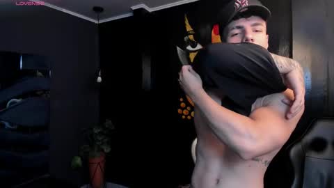 Snapshot of salvatore_damore chatting on 10/13/25, 05:24 SALVATORE online show from 10/13/25, 05:24