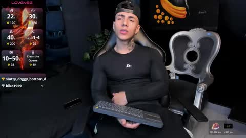 Snapshot of salvatore_damore chatting on 10/24/25, 06:15 SALVATORE online show from 10/24/25, 06:15