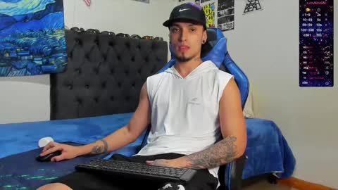 Snapshot of salvatore_dereck chatting on 12/06/24, 01:18   online show from 12/06/24, 01:18