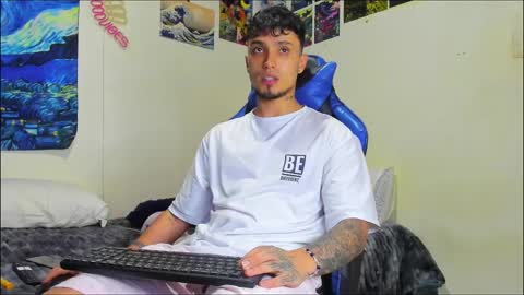 Snapshot of salvatore_dereck chatting on 10/03/25, 12:40   online show from 10/03/25, 12:40