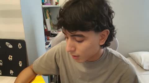 salvatore_montt online show from 10/17/25, 09:17