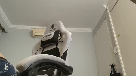 salvatore_montt online show from 10/30/25, 03:52