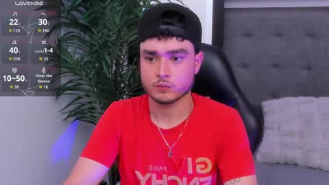 Snapshot of salvatore_muller chatting on 11/07/25, 02:33 Salvatore online show from 11/07/25, 02:33