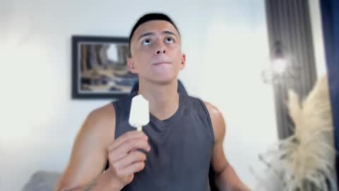 Snapshot of salvatore_romanoo chatting on 02/22/25, 03:23 Salvatore online show from 02/22/25, 03:23