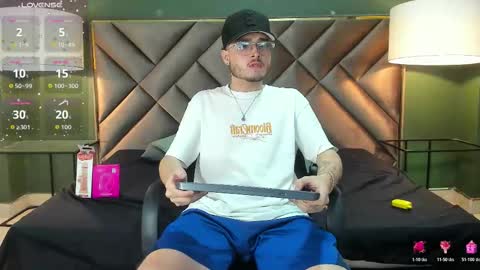 Snapshot of salvattore_muller chatting on 02/25/26, 12:15 Salvatore online show from 02/25/26, 12:15