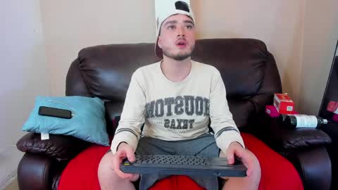 Snapshot of salvattore_muller chatting on 04/03/26, 01:14 Salvatore online show from 04/03/26, 01:14
