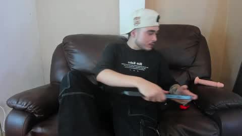 Snapshot of salvattore_muller chatting on 04/17/26, 10:24 Salvatore online show from 04/17/26, 10:24