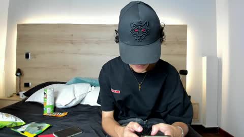 sam__cute online show from 02/27/25, 11:37