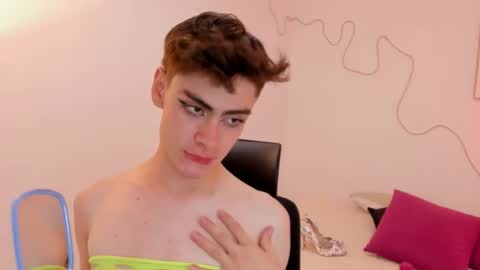 Sam Clark online show from 11/11/25, 03:50