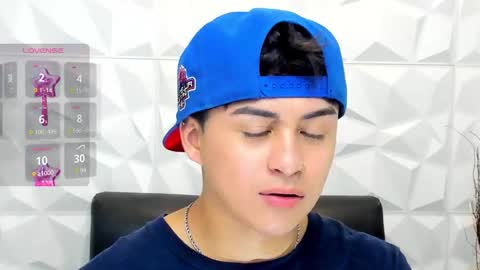 Snapshot of sam_daves_ chatting on 11/18/25, 02:54 Sam online show from 11/18/25, 02:54