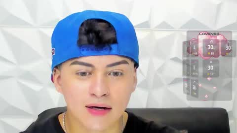 Snapshot of sam_daves_ chatting on 11/22/25, 02:49 Sam online show from 11/22/25, 02:49