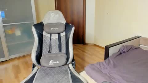 BACK IN 2 WEEKS online show from 10/29/25, 10:00