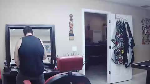 Snapshot of sam_papithebarber chatting on 12/29/24, 11:50 sam_papithebarber online show from 12/29/24, 11:50