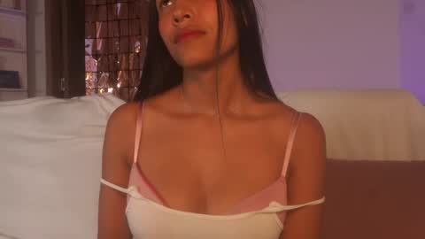 Snapshot of sam_robert17 chatting on 10/20/25, 02:17 Samantha Roberts online show from 10/20/25, 02:17