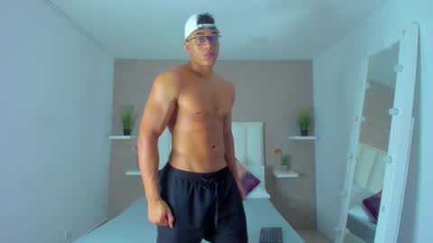 sam_rouge online show from 02/24/25, 05:53