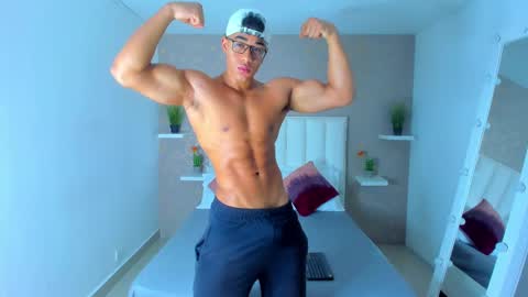 sam_rouge online show from 02/28/25, 05:48