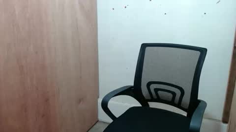 Snapshot of sam_sarah19 chatting on 11/12/25, 10:37 sam_sarah19 online show from 11/12/25, 10:37