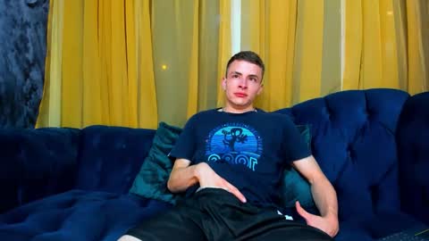 Snapshot of sam_vega_ chatting on 11/06/25, 12:44 Sam Vega online show from 11/06/25, 12:44