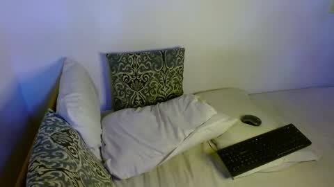 Snapshot of samanta_r_ chatting on 11/07/25, 04:07 Samanta online show from 11/07/25, 04:07