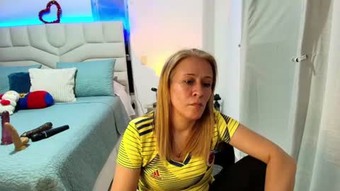 Snapshot of samanta_stone69 chatting on 06/17/26, 09:38 Samanta Stone online show from 06/17/26, 09:38