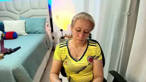 Snapshot of samanta_stone69 chatting on 06/23/26, 11:36 Samanta Stone online show from 06/23/26, 11:36