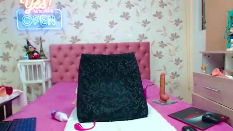 Snapshot of samantadark chatting on 01/14/25, 09:20 SamantaDark online show from 01/14/25, 09:20