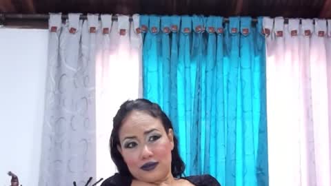 Snapshot of samantadark chatting on 10/25/25, 02:46 SamantaDark online show from 10/25/25, 02:46