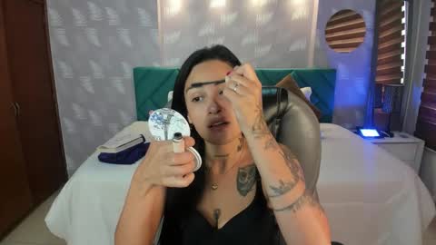 natalia online show from 10/21/25, 12:39