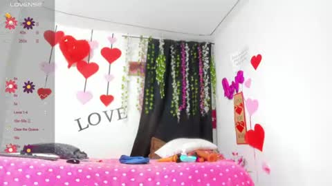  Samanthasmile  online show from 06/11/26, 10:35